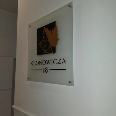 Klonowicza 18 Apartman *