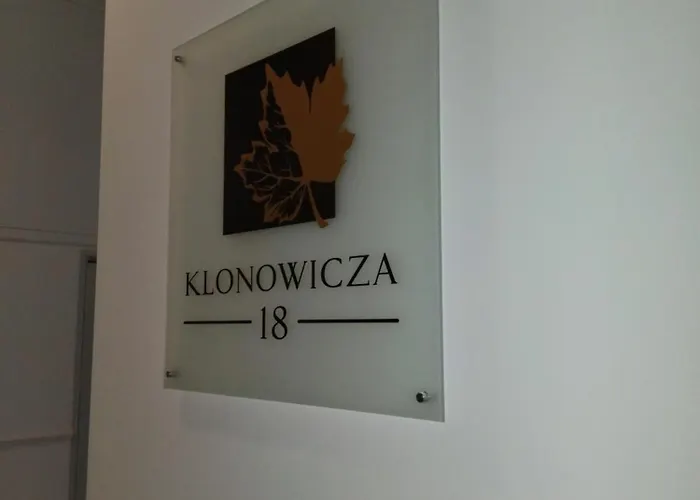 Klonowicza 18 Апартаменты *