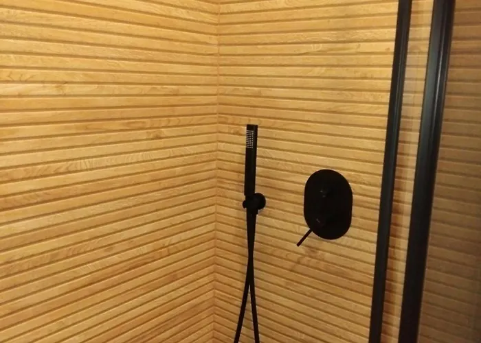 Klonowicza 18 * Лешно