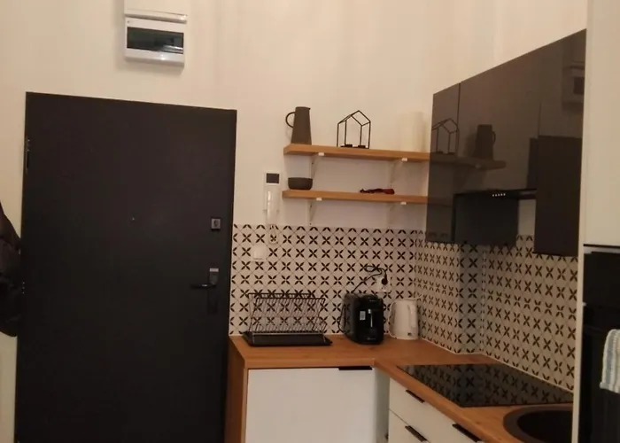 Klonowicza 18 Лешно